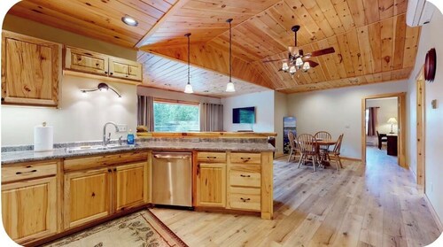 Quiet, Bright, Open, Rustic Next to Park and Pond with Mountain Views!  Apt 201