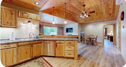 Quiet, Bright, Open, Rustic Next to Park and Pond with Mountain Views! Apt 201