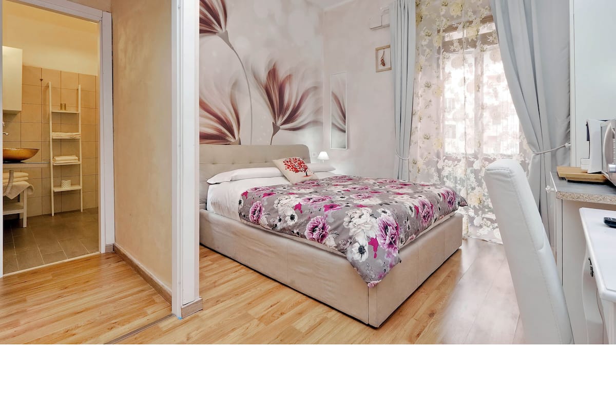 Comfort Triple Room | Peti besi dalam bilik, dihias secara berasingan