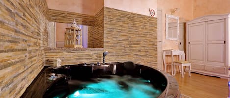 Deluxe Double Room, Jetted Tub | Private spa tub