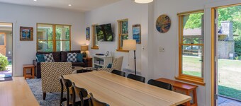 Orcas Island, Hook Wine and Sinker #226