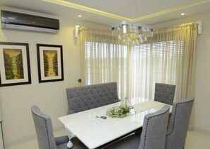 Dining - Golf Icon Luxury suites  (Lahore)
