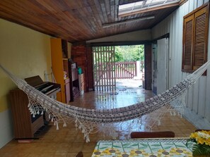 Interior - Cozy house, 3 bedrooms, living room, kitchen, Wi-Fi 200 mega, smart TV (Tramandaí)