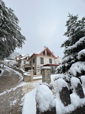 Front of property - Joen Village (Stëblevë)