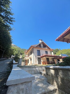 Front of property - Joen Village (Stëblevë)