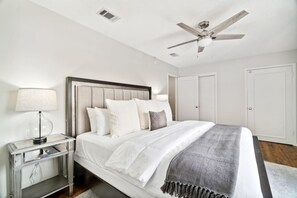 2 bedrooms, iron/ironing board, free WiFi, bed sheets