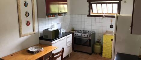 Fridge, microwave, stovetop, blender