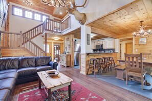 Smart TV, caminetto, console per videogiochi, lettore DVD