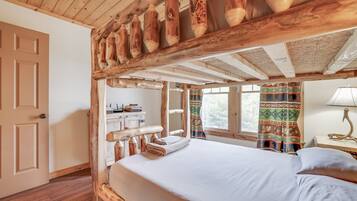 5 bedrooms, iron/ironing board, free WiFi, bed sheets