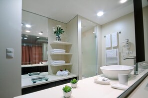 Hair dryer, slippers, towels, soap - City Boutique Hotel (Sarajevo)