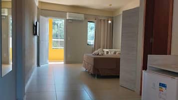 ์ปดํฌํธ๋ฃธ, ๊ณต์ ์ ๋ง | ๋ฏธ๋๋ฐ, ์ฑ
์, WiFi, ์นจ๋ ์ํธ