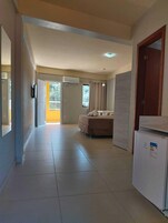 Quarto conforto, vista para o parque | Frigobar, escrivaninha, espaço de trabalho para notebook, Wi-Fi