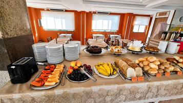 Petit déjeuner buffet compris tous les jours