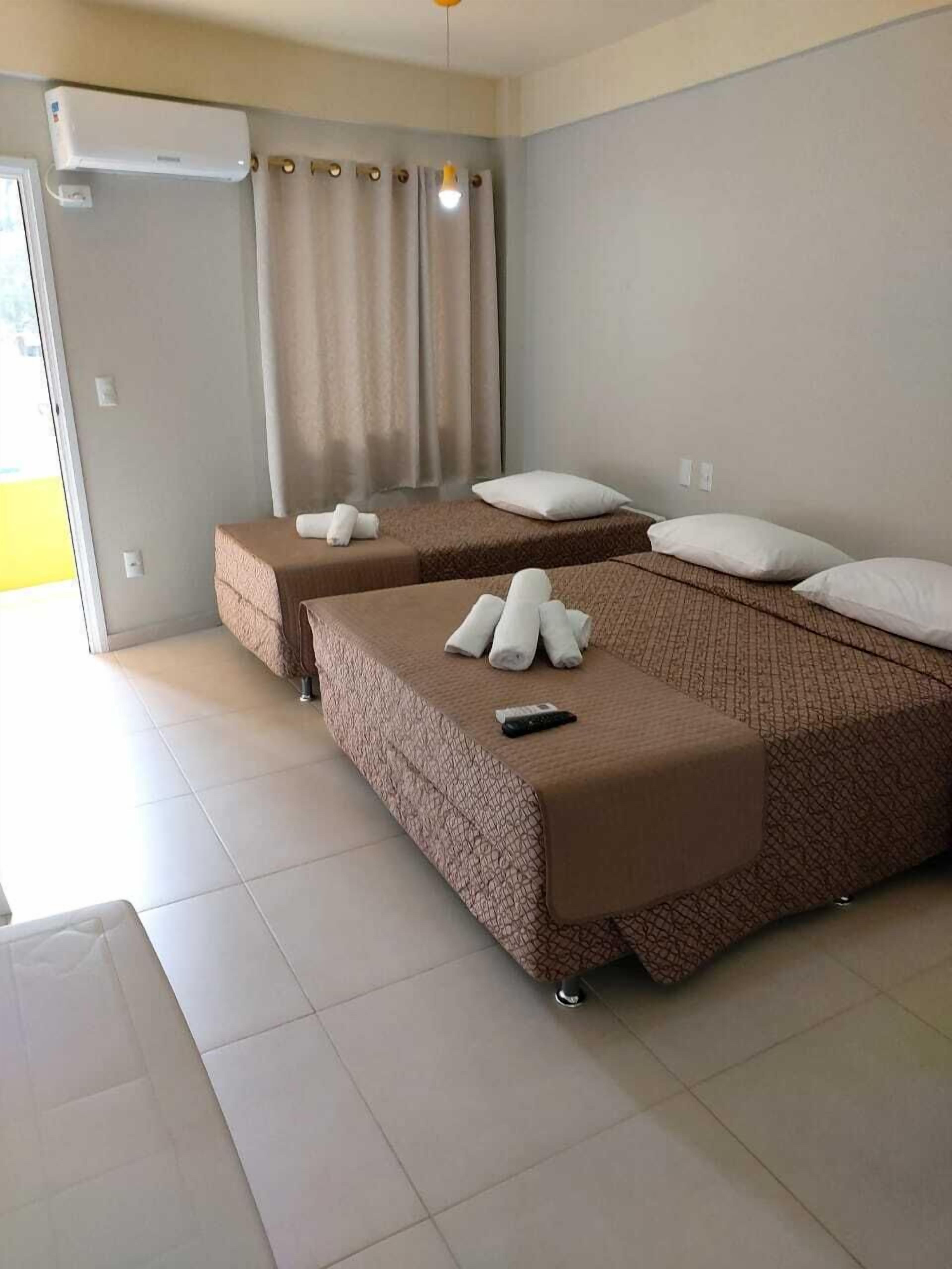 family room | 1 bedroom, minibar, desk, wifi