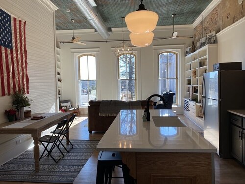 Loft 163 (Historic Downtown building)