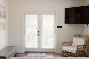 3 bedrooms, iron/ironing board, WiFi, bed sheets - The Retreat close to Mayo Clinic! (Jacksonville)