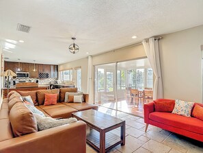 TV, fireplace, Netflix, DVD player