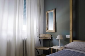 Premium bedding, down duvets, memory-foam beds, iron/ironing board - R&B La Villa (Bologna)