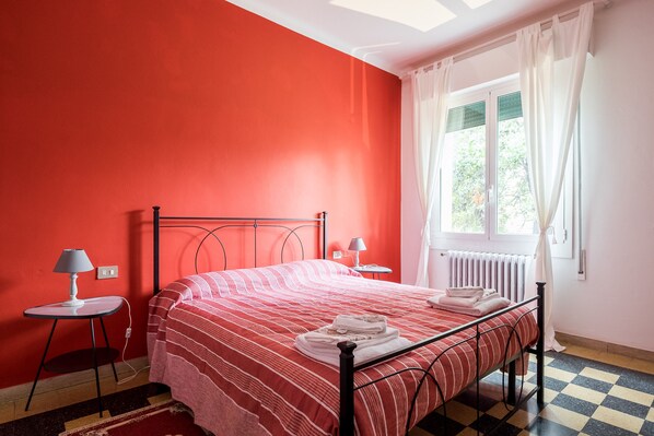 Comfort Triple Room, External Private Bathroom (Rossa - 3 Pax)