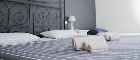 Deluxe Quadruple Room, Private Bathroom (Grey - 4 Pax)