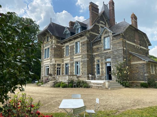 Rent property with swimming pool - bucolic setting - 20 beds