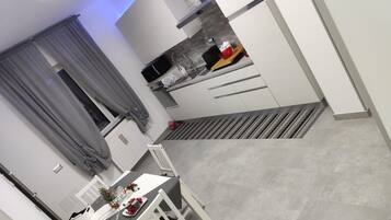 Free daily self-serve breakfast