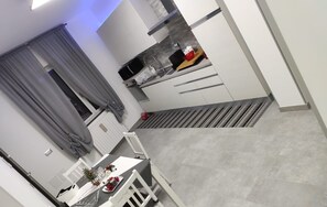 Free daily self-serve breakfast