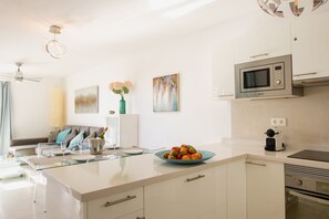 Fridge, microwave, oven, stovetop - Villa Felicia-Private Pool Villa -Lanzarote-Las Coloradas -Playa Blanca-Privacy (Playa Blanca)