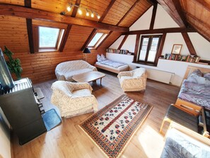 2 slaapkamers, een bureau, een strijkplank/strijkijzer, wifi