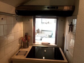 Refrigerador, microondas, cafetera expreso, cafetera/tetera