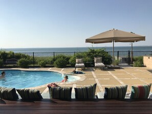 室外游泳池，恒温泳池