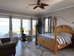 5 slaapkamers, een strijkplank/strijkijzer, gratis wifi, beddengoed