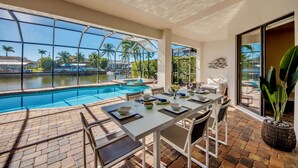 Dining - Villa Destiny, great villa with modern ambience, pool and spa facing south (Cape Coral)