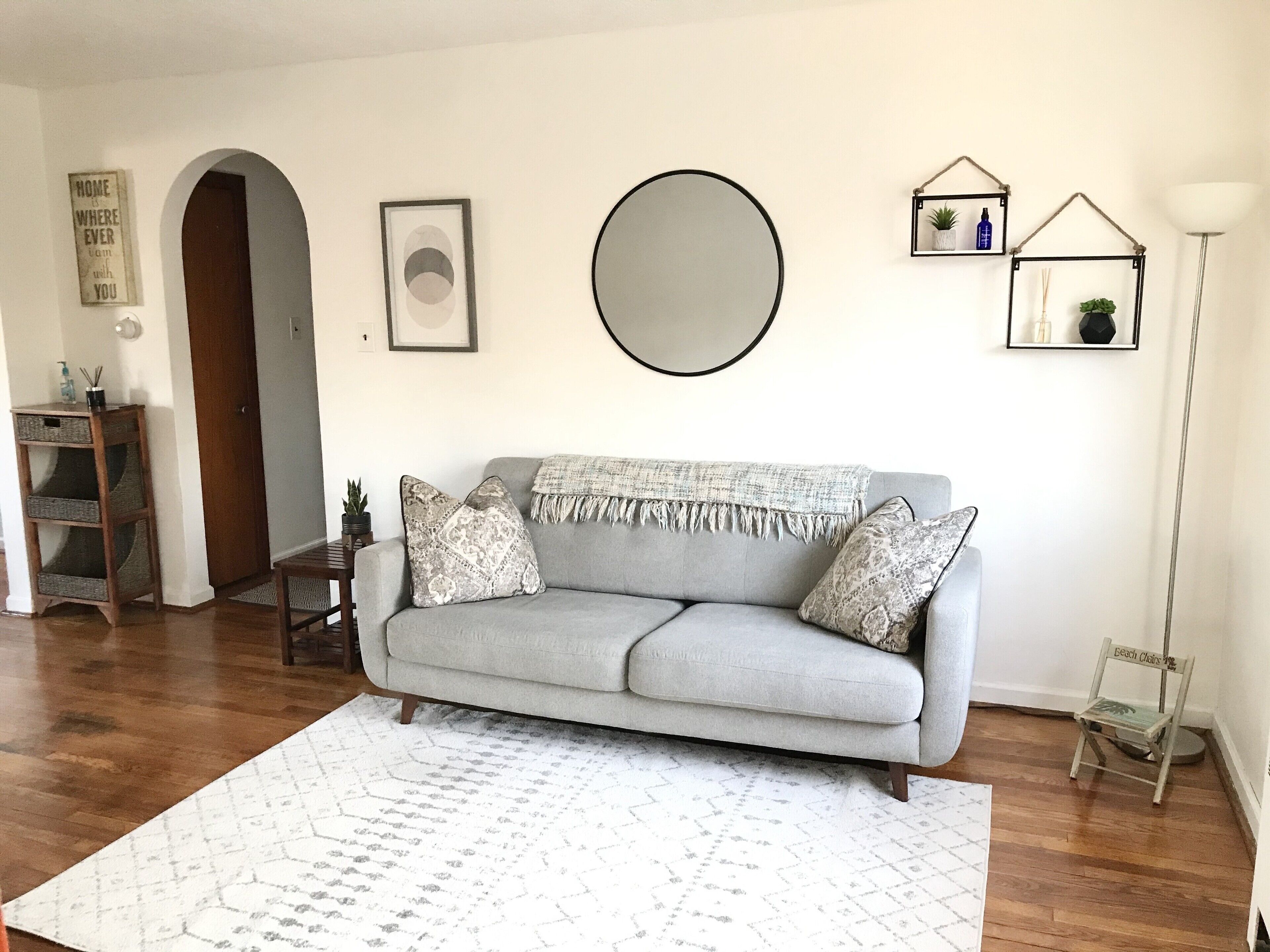 Adorable Apartment; Clean, Convenient, & Updated