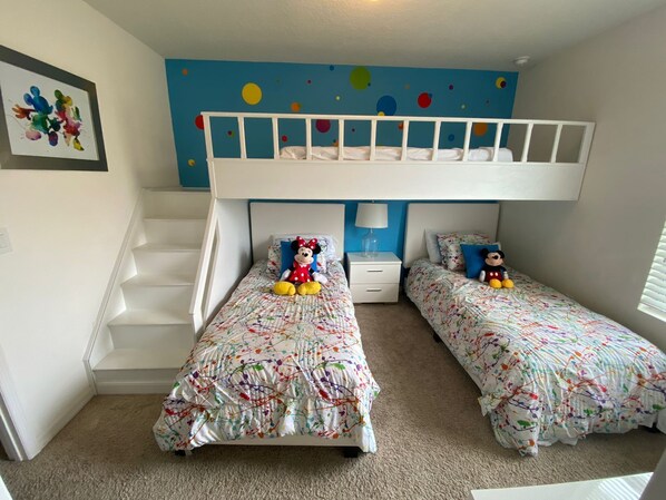 5 bedrooms, in-room safe, desk, iron/ironing board