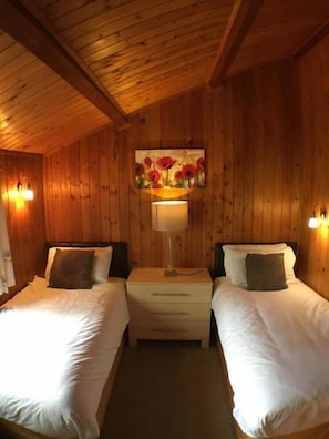 Alpehytte | 2 soverom, strykejern/-brett, reiseseng for barn og sengetøy