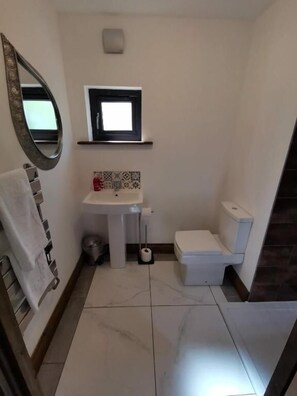 Chalet, 1 Bedroom | Bathroom