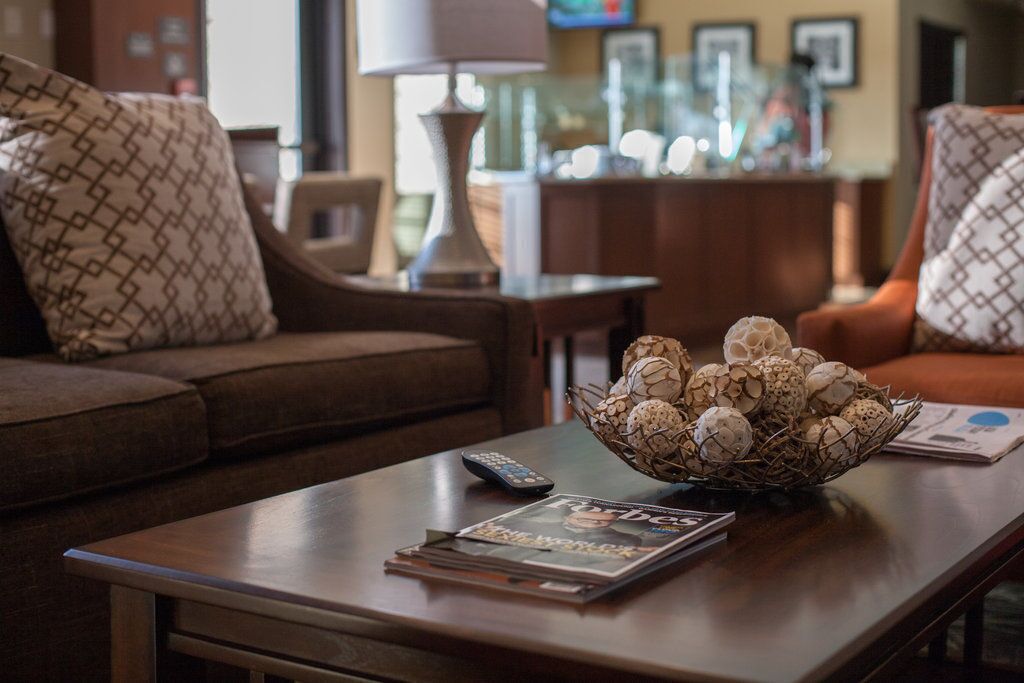 Free Breakfast Buffet, Pool Access, King Bed | Near University Of Texas - Texas