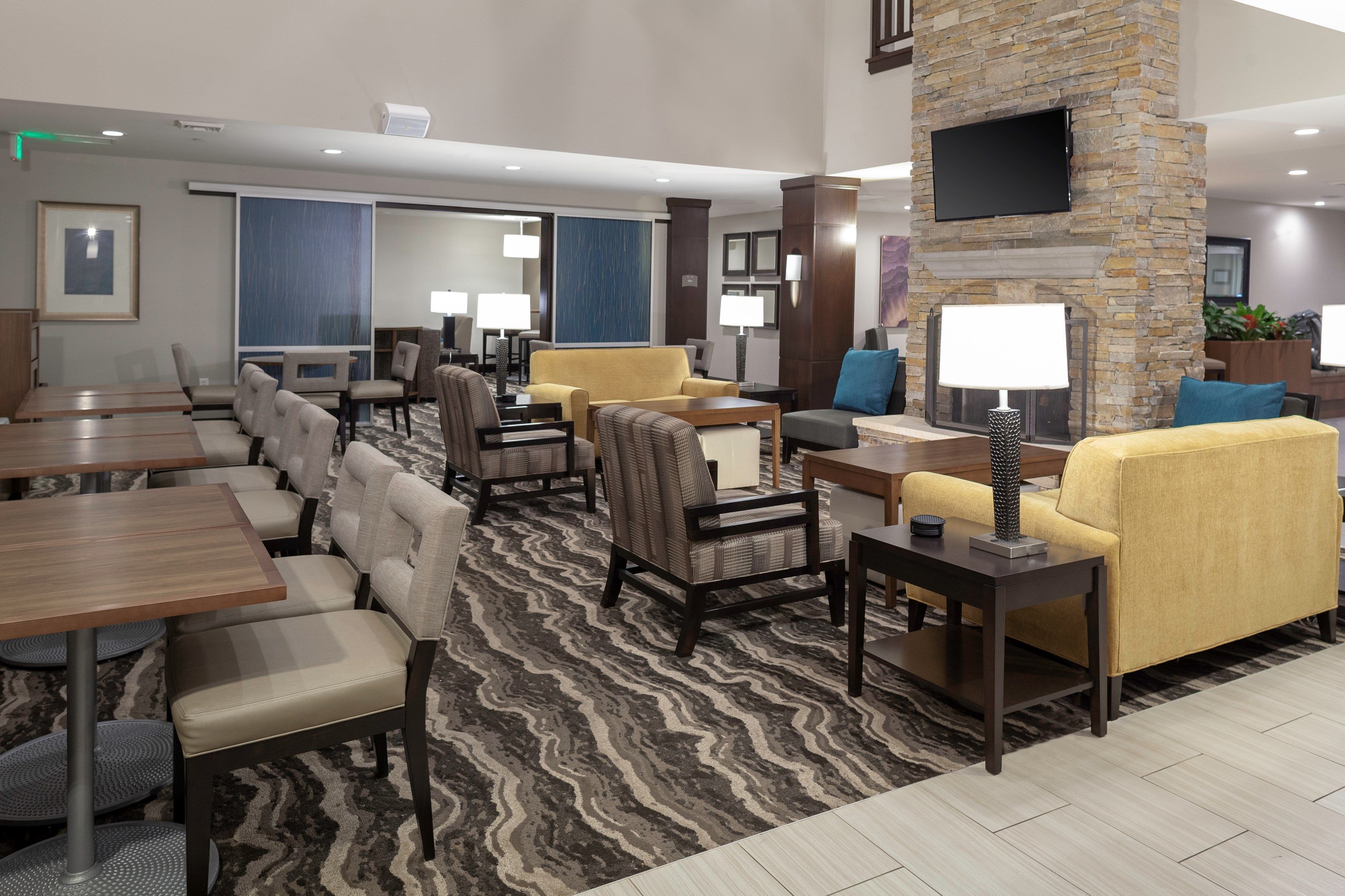 Free Breakfast. Outdoor Pool, Hot Tub, Gym. Enjoy The Best Of Phoenix! - Arizona