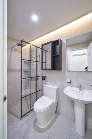 Shower, hair dryer, towels, soap