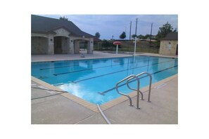 Pool - Spacious home for a family getaway to San Antonio.  Close to everything!  (San Antonio)
