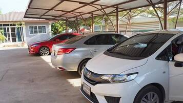 ที่จอดรถฟรี