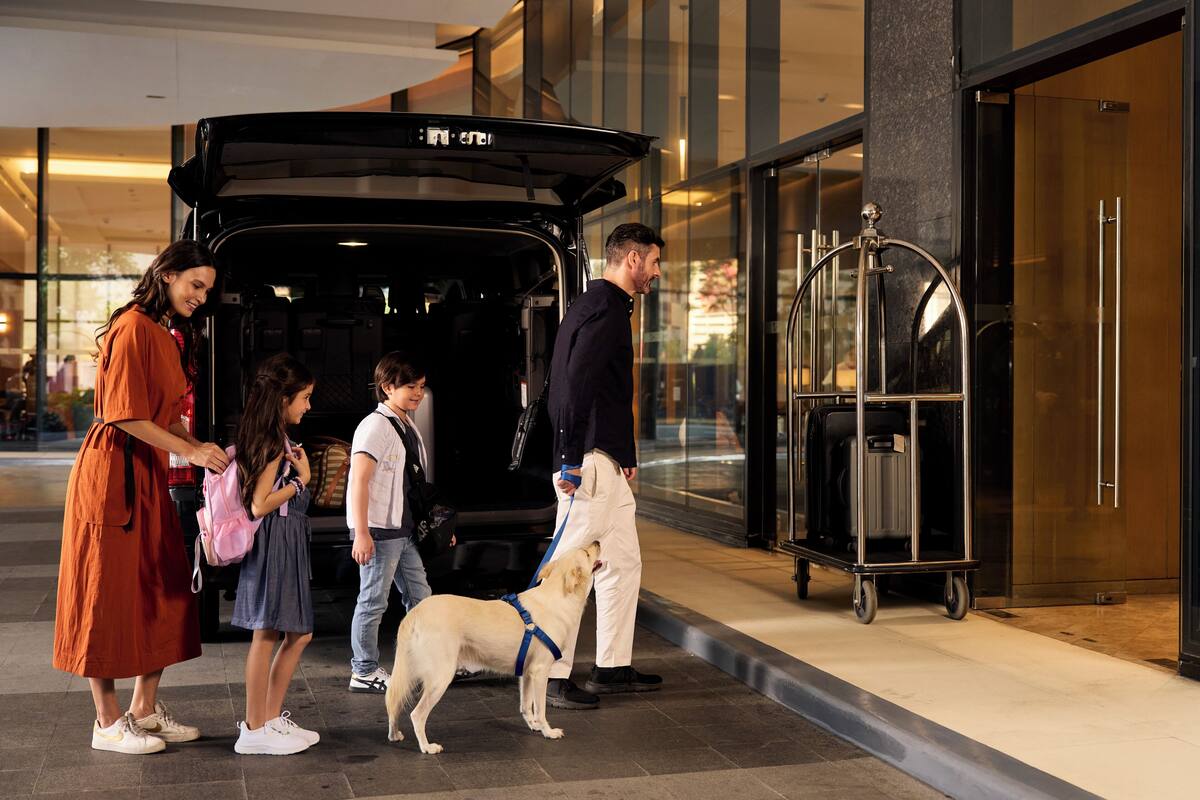 Deluxe King Room with Airport Transfers