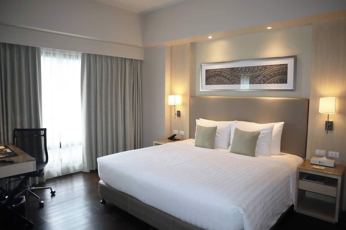 Minibar, in-room safe, individually furnished, desk