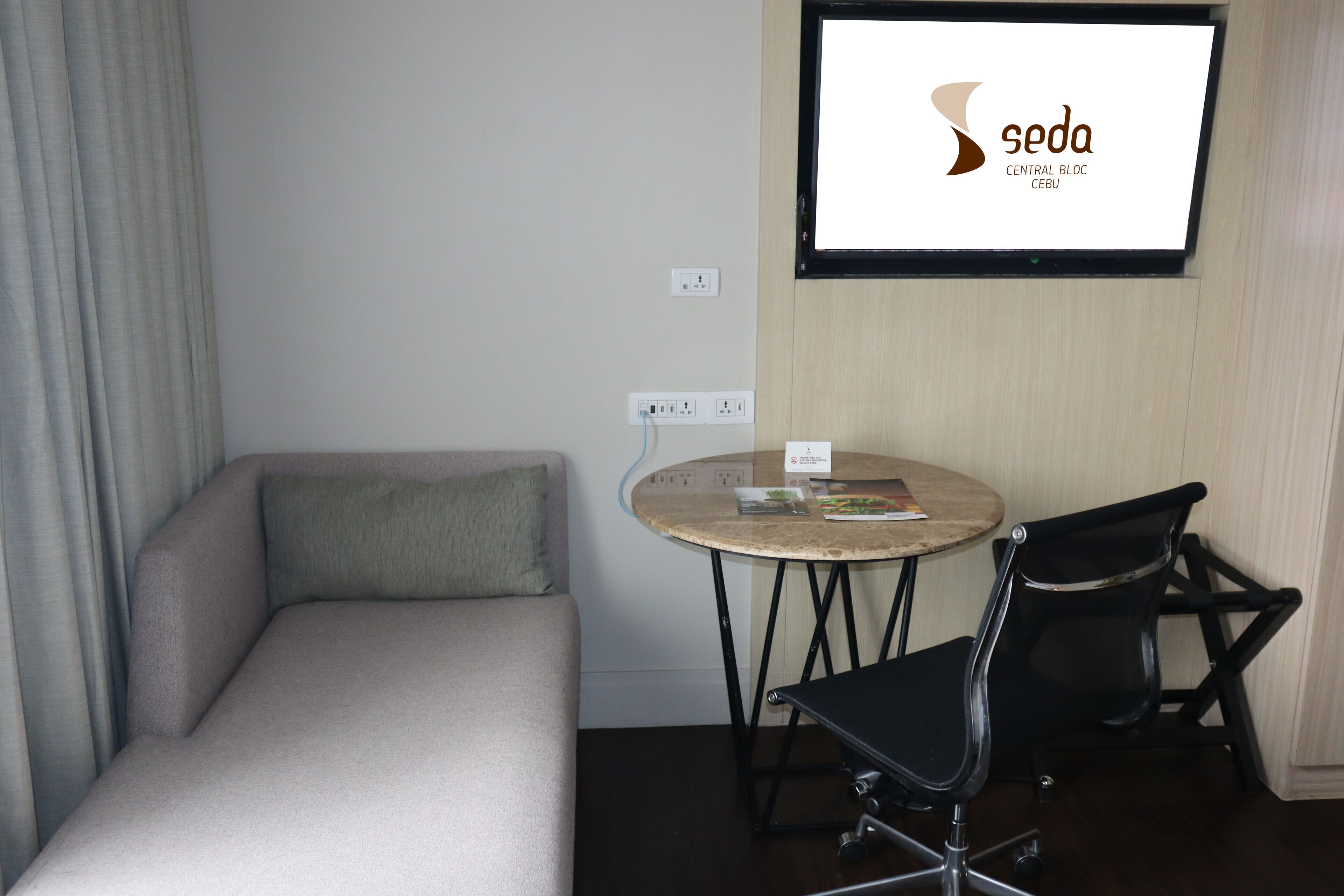 studio | 1 bedroom, minibar, in-room safe, individually furnished