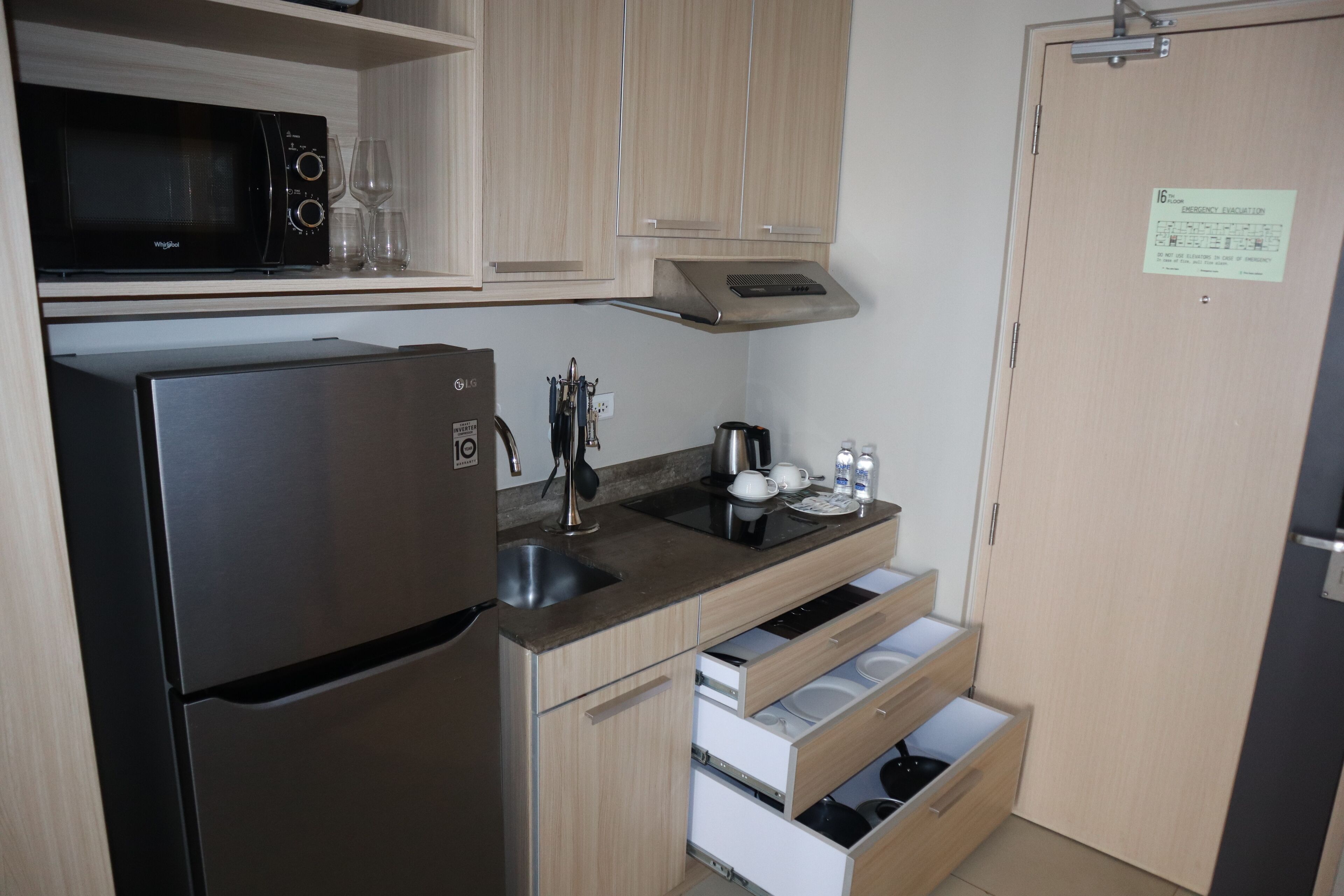 studio | private kitchenette | coffee/tea maker, electric kettle