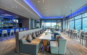 Bar (on property) - Seda Central Bloc Cebu (Cebu City)