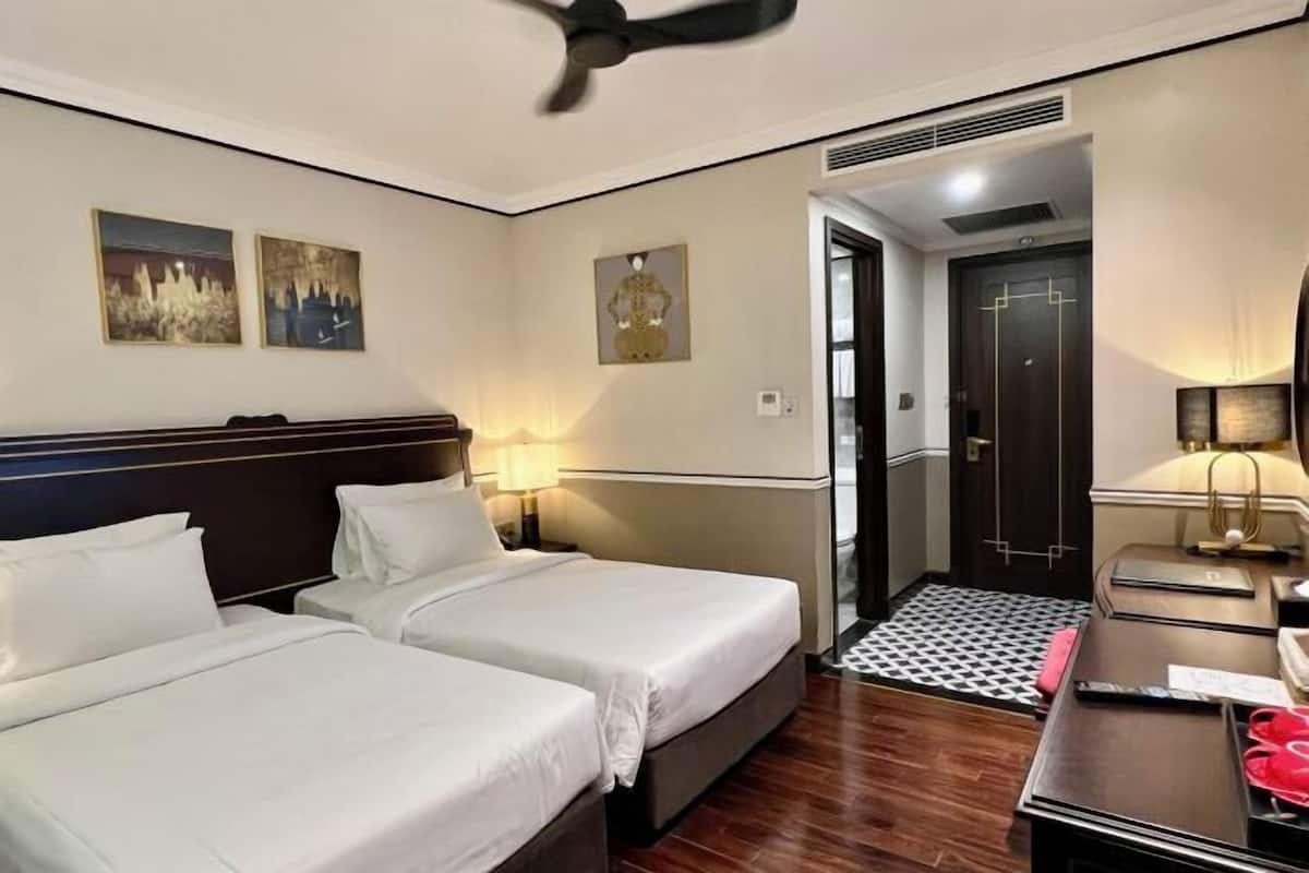 1 bedroom, hypo-allergenic bedding, minibar, in-room safe