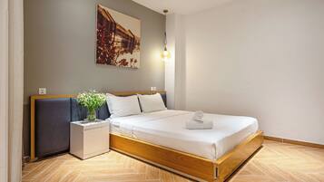 Chambre Double | Bureau, espace de travail pour ordinateur portable, rideaux occultants