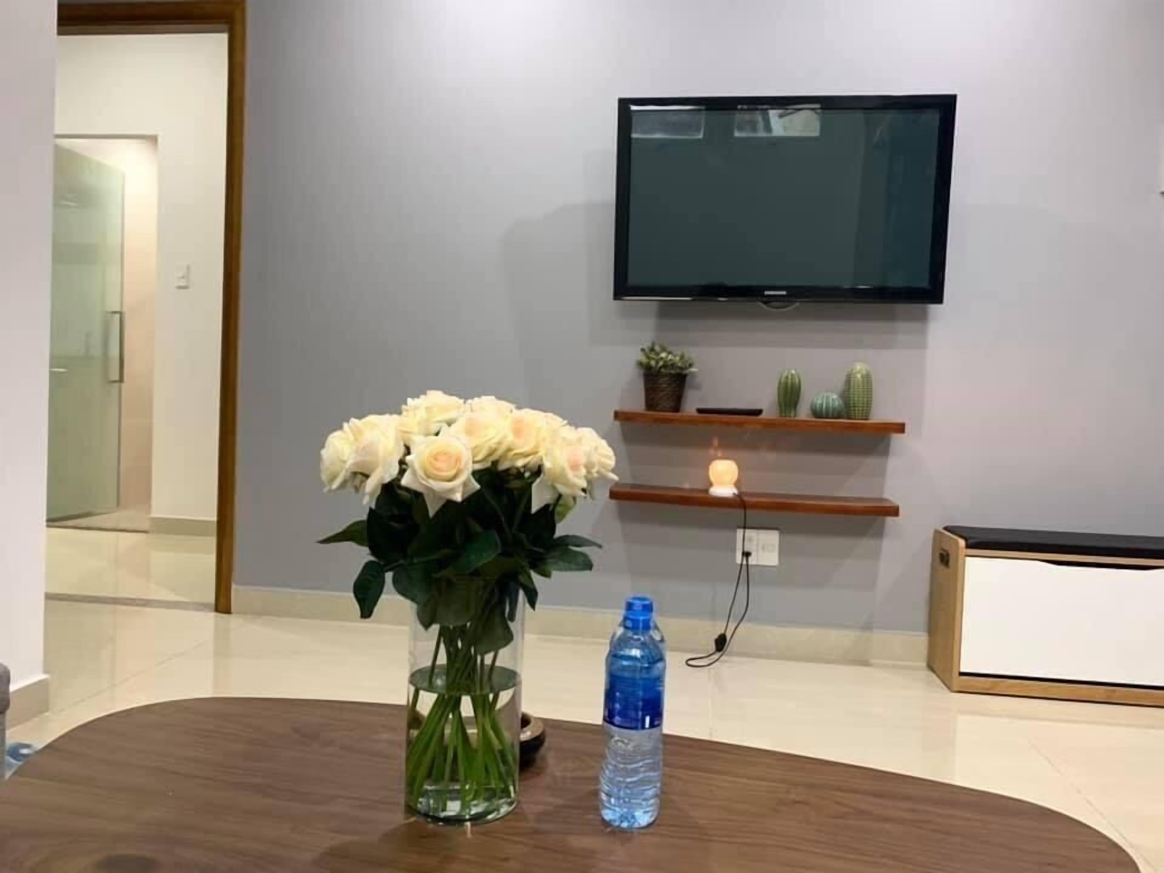 Deluxe Apartment | Desk, laptop workspace, blackout curtains, soundproofing